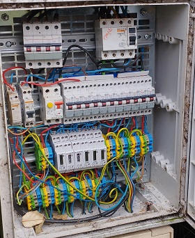 Image de Câbles électriques non isolés